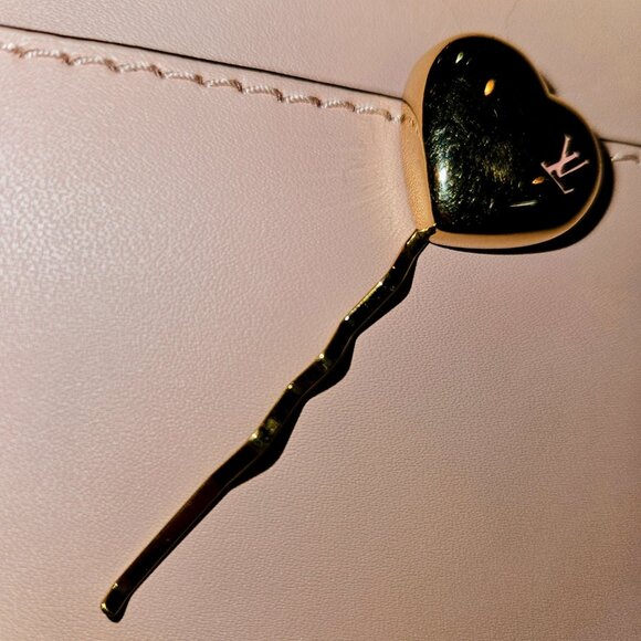 Louis Vuitton Bobby Pin - Picture 2 of 2